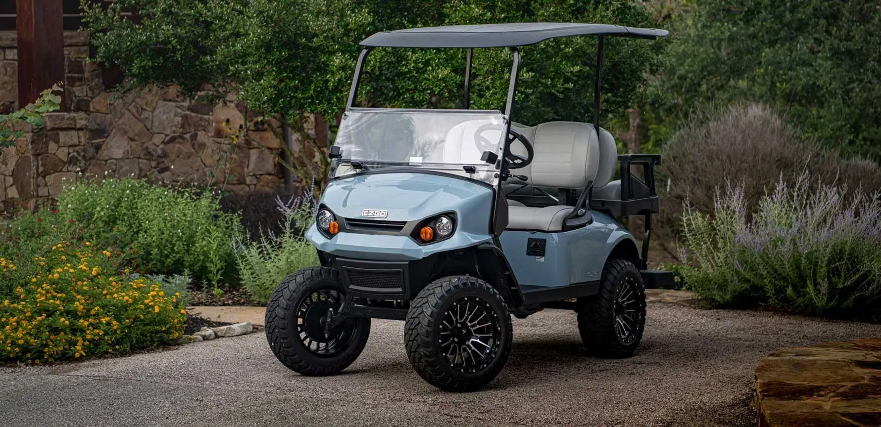 E-Z-GO Golf Cart